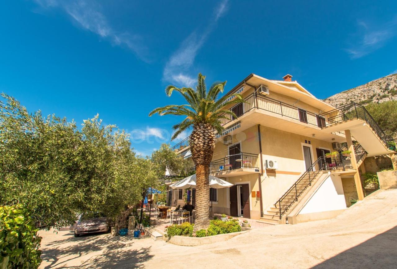 Near The Beach Apartments Jagodia Brela Exterior foto